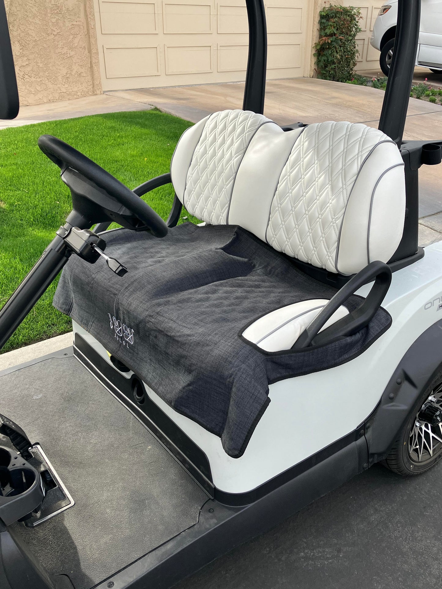 2023 Club Car Onward Lithium Electric Golf Cart White 2-Seater 48V with Long-Lasting Battery