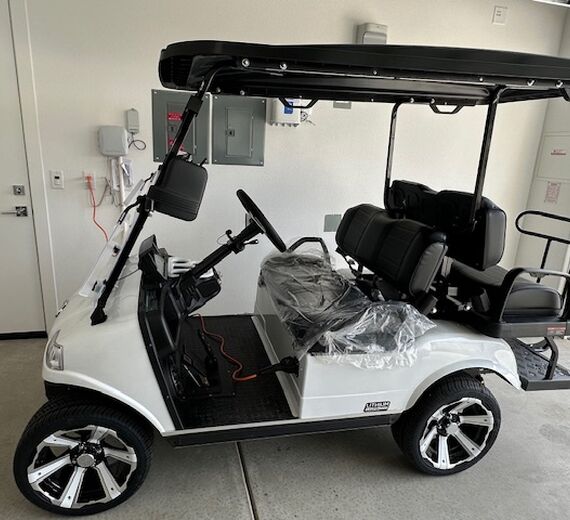 Evolution EV Classic 4 PRO – 4-Passenger Electric Golf Cart