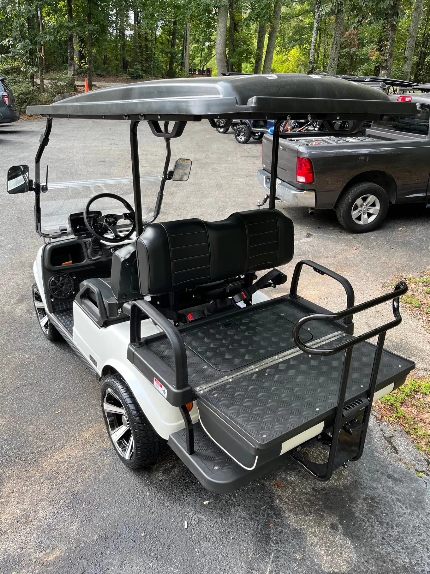 2025 Evolution Classic 4 Plus Lithium Electric Golf Cart 4-Seater 48V Street Ready White