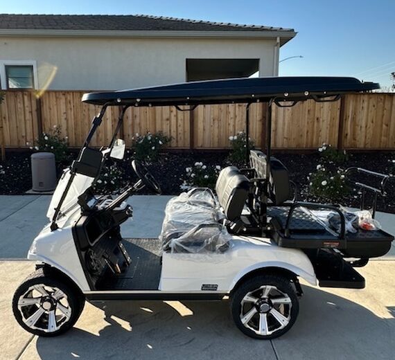 Evolution EV Classic 4 PRO – 4-Passenger Electric Golf Cart