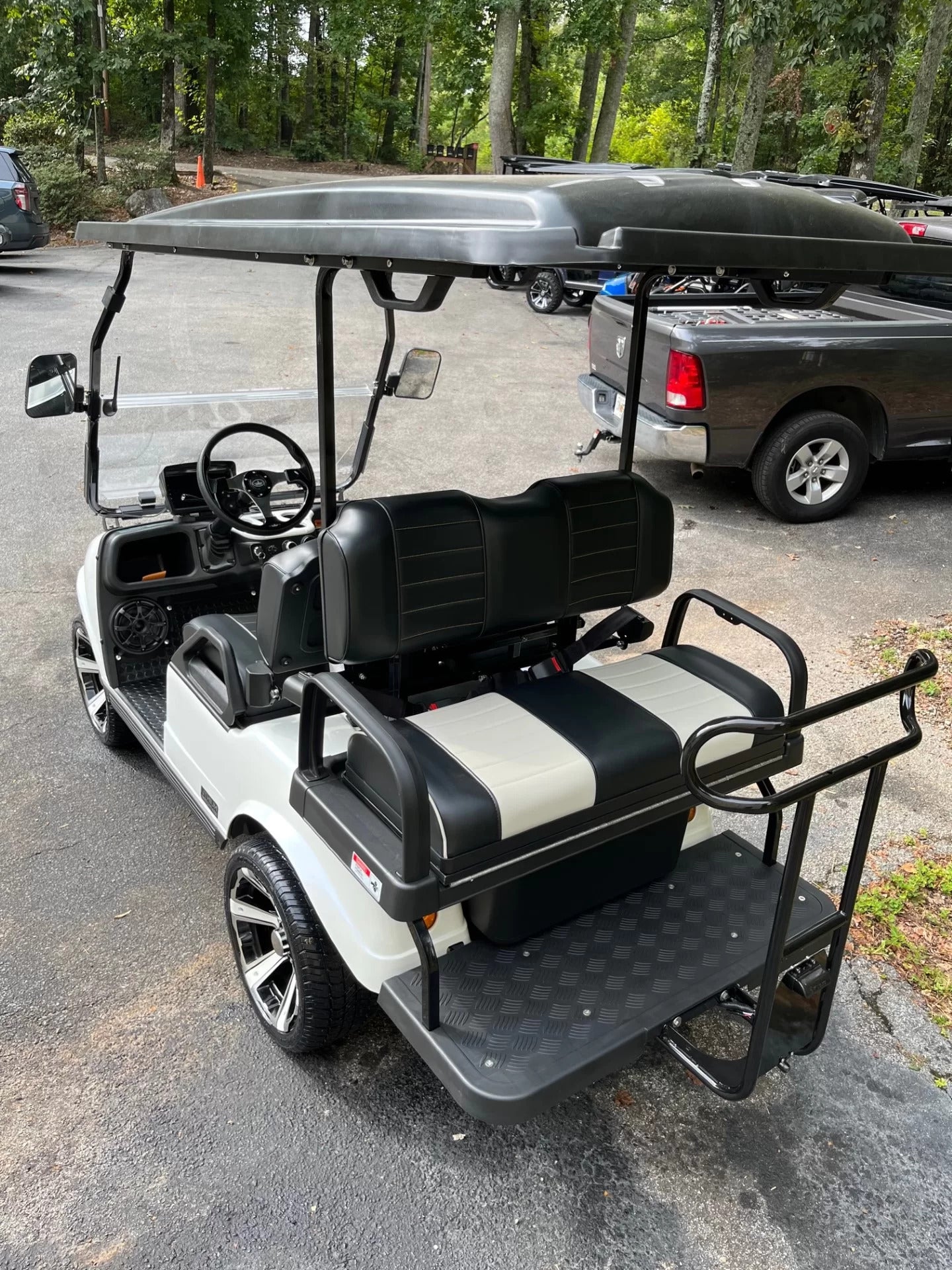 2025 Evolution Classic 4 Plus Lithium Electric Golf Cart 4-Seater 48V Street Ready White